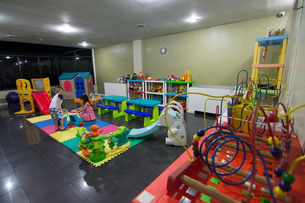 Marina Park Hotel 포르탈레자 외부 사진 A playroom at a hospital in Thailand
